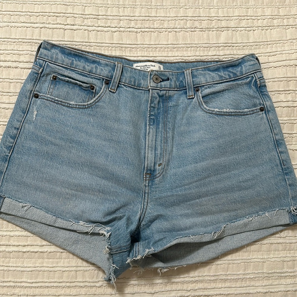 The Mom Short, High Rise. Women’s size 31 (12).
